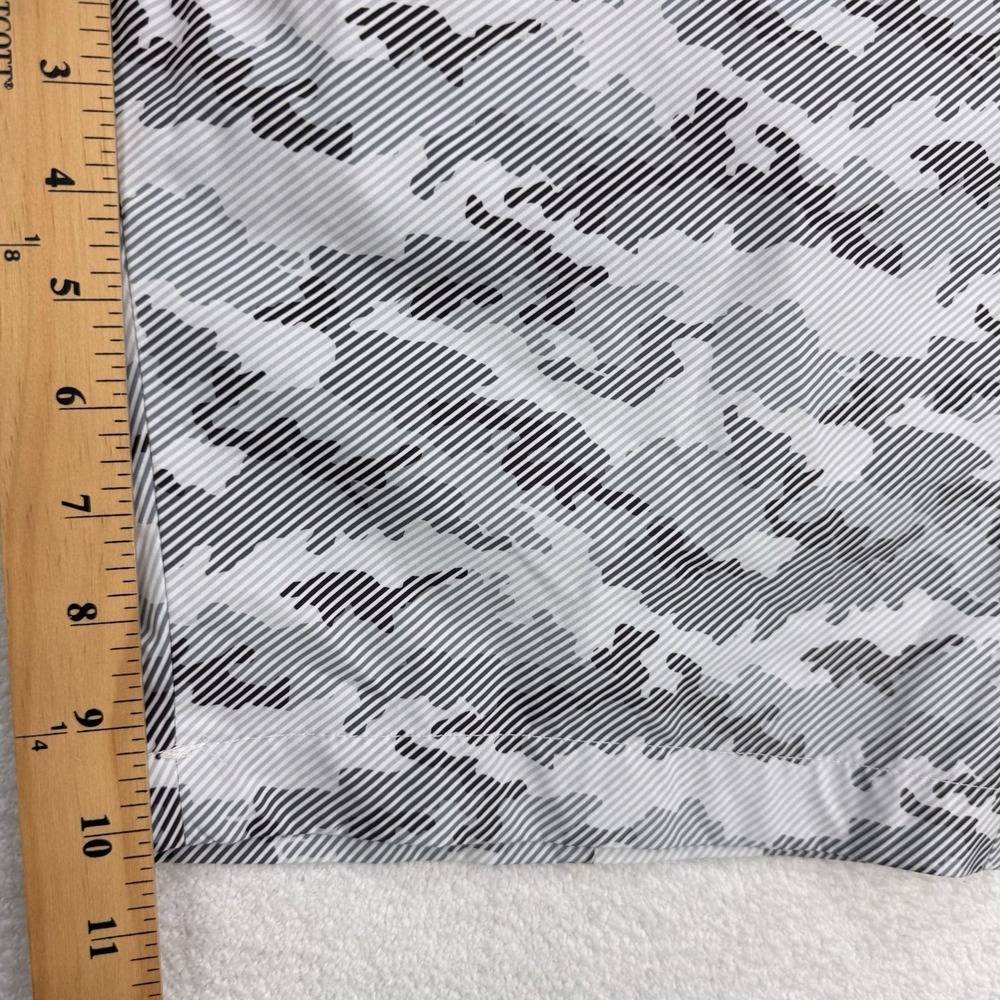 Robert Graham Swim Trunks Men 32 Board Shorts Camo No Liner Zip Pockets - Picture 7 of 8